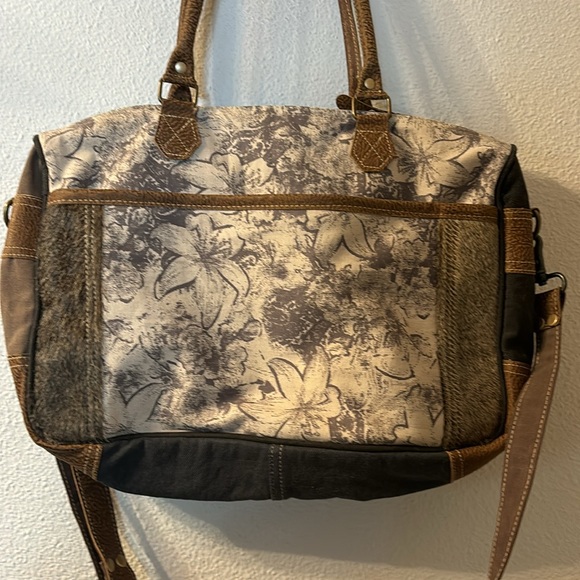 Myra Bag tote bag with shoulder and crossbody straps - Picture 2 of 8